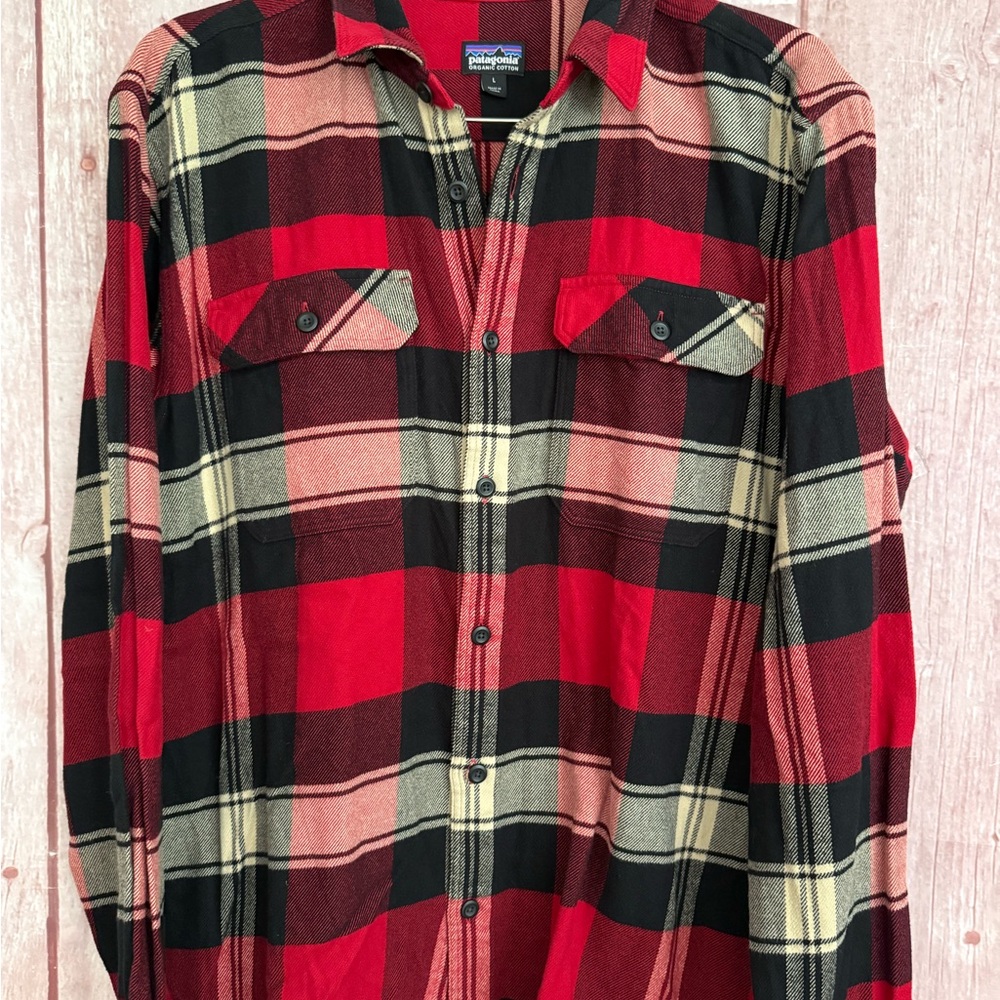 Patagonia Red and Black Plaid Button Down flannel Shirt